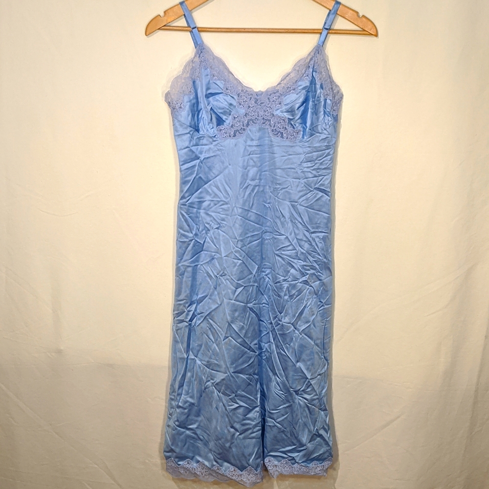 Vintage Van Raalte baby blue slip size 34